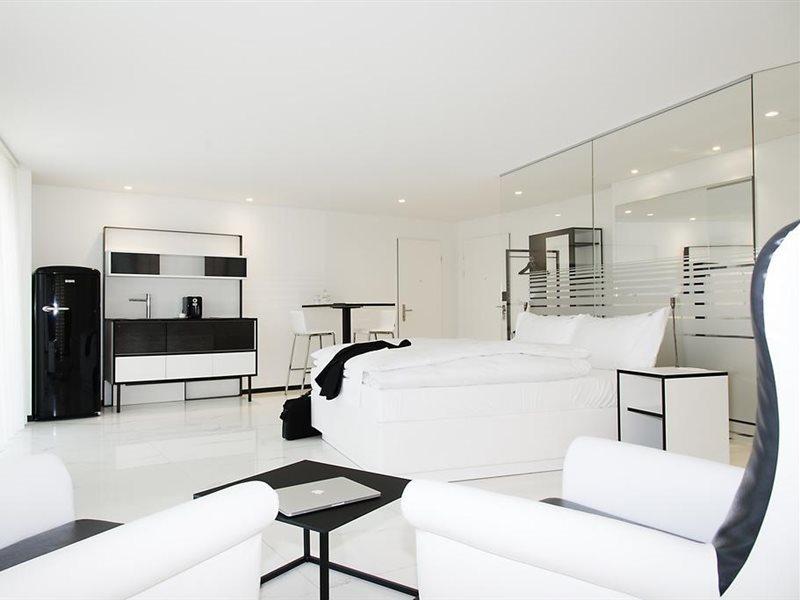 Residence Thessoni Home Zurich -Self Checkin -No Restaurants-Short&Longstay Regensdorf Bagian luar foto