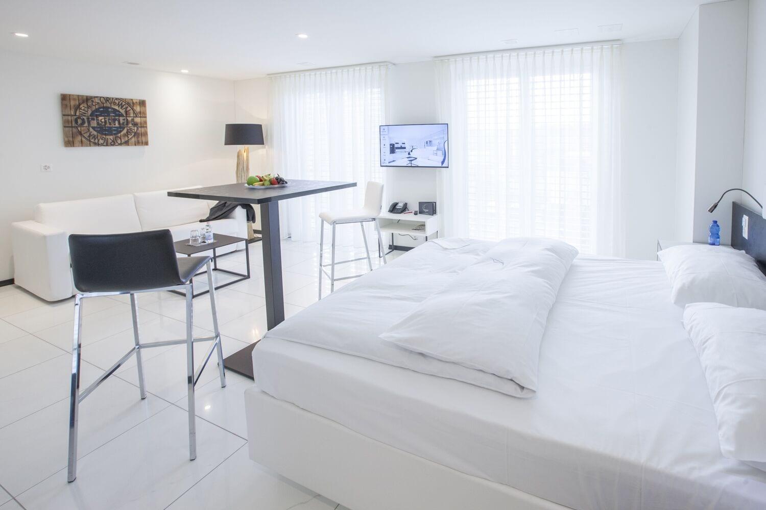Residence Thessoni Home Zurich -Self Checkin -No Restaurants-Short&Longstay Regensdorf Bagian luar foto