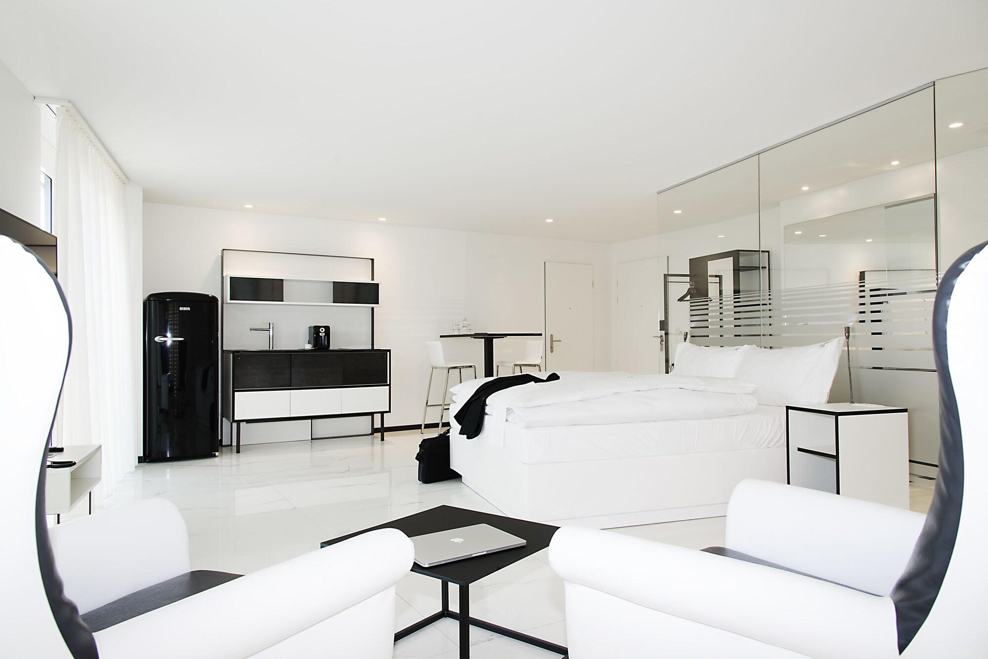 Residence Thessoni Home Zurich -Self Checkin -No Restaurants-Short&Longstay Regensdorf Bagian luar foto