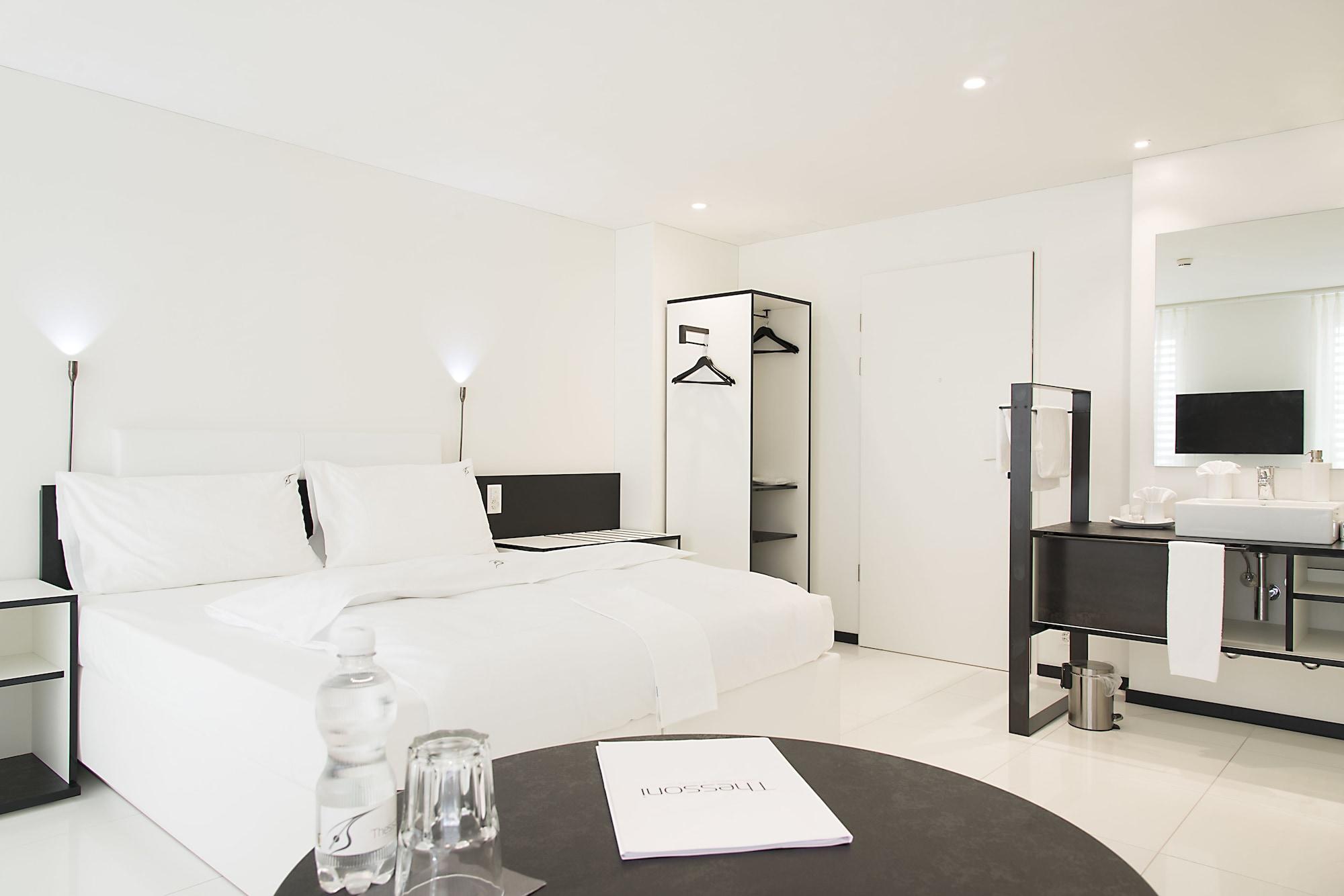 Residence Thessoni Home Zurich -Self Checkin -No Restaurants-Short&Longstay Regensdorf Bagian luar foto