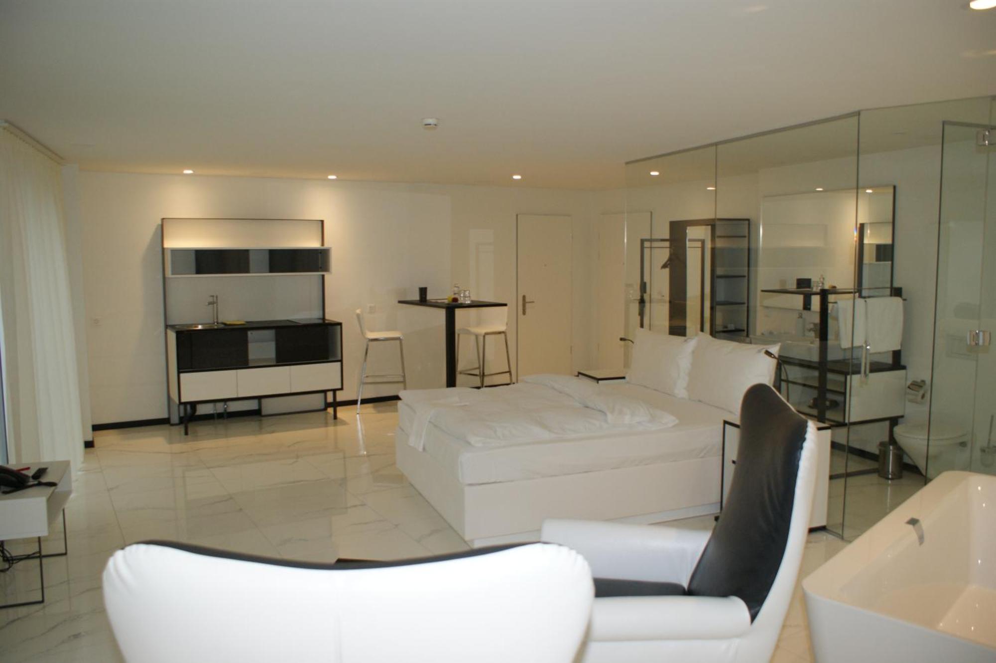 Residence Thessoni Home Zurich -Self Checkin -No Restaurants-Short&Longstay Regensdorf Ruang foto