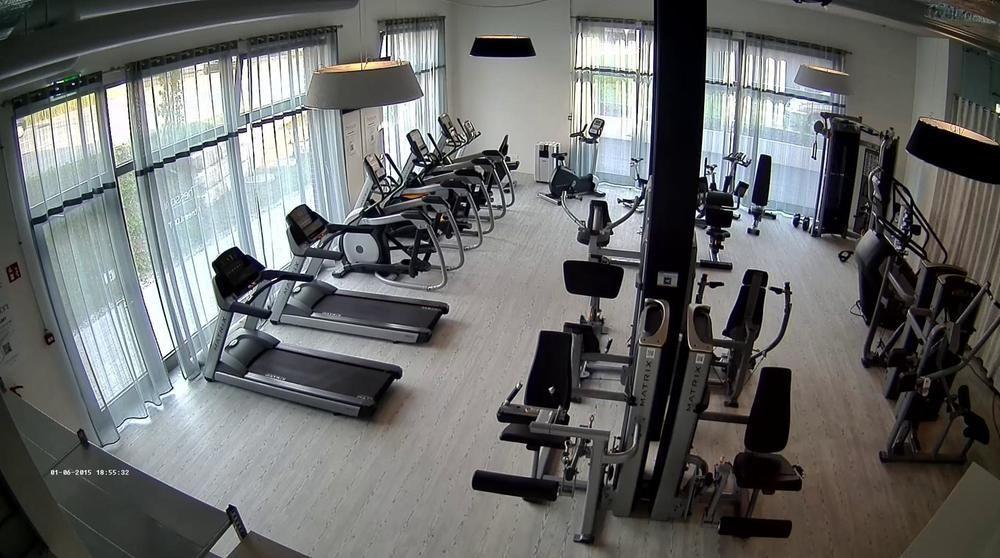 Residence Thessoni Home Zurich -Self Checkin -No Restaurants-Short&Longstay Regensdorf Bagian luar foto